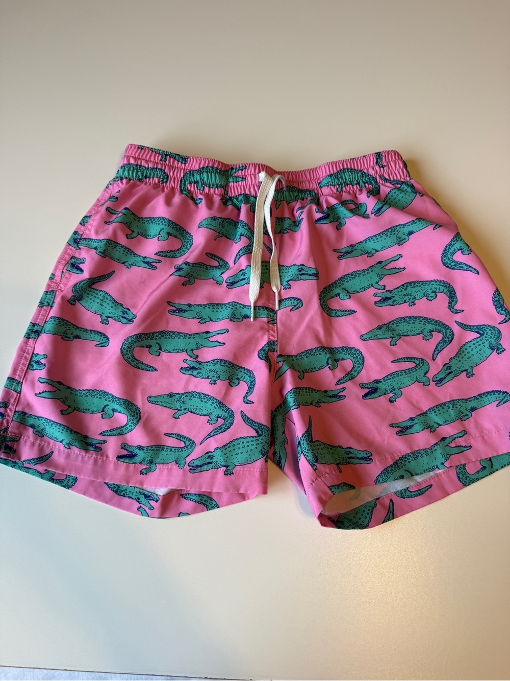Chubbies Men’s Pink Swim Medium Shorts with Teal Alligator Accent